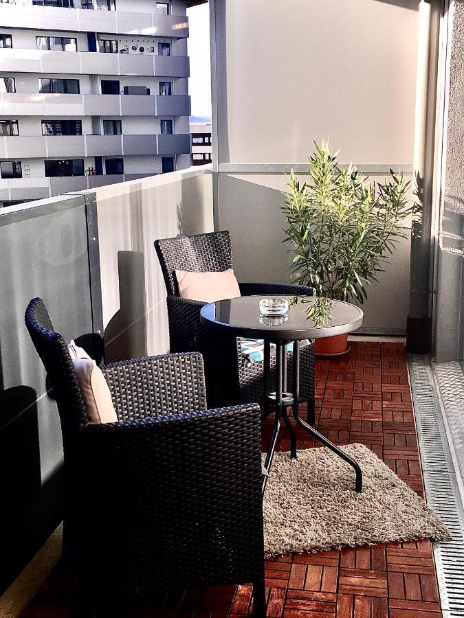 2 Bedroom Apartment Next To Metro U1 And Garage Parking Вена Экстерьер фото